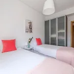 Olivais Spacious Apartment Near Airport