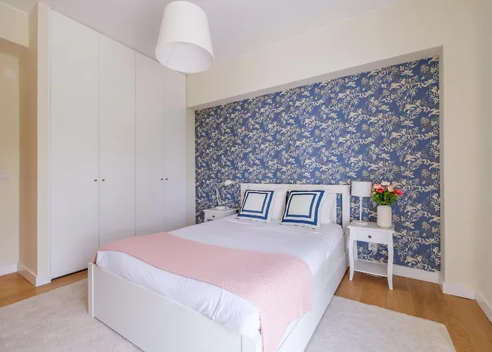 Olivais Spacious Apartment Near Airport